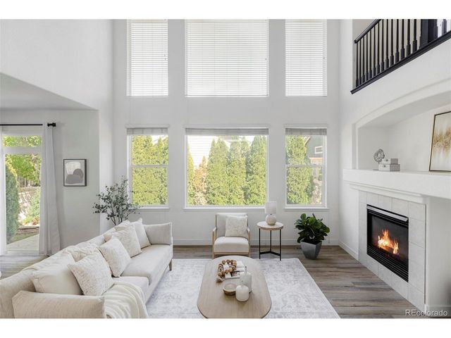 10212 Falcon St, Longmont, CO 80504
