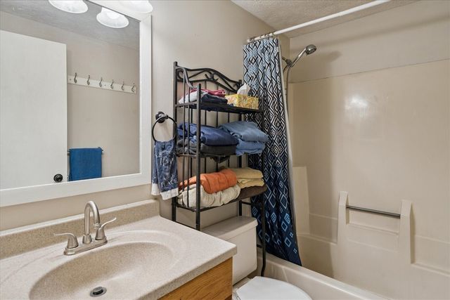 138 Knoll Drive, Battle Creek, MI 49017