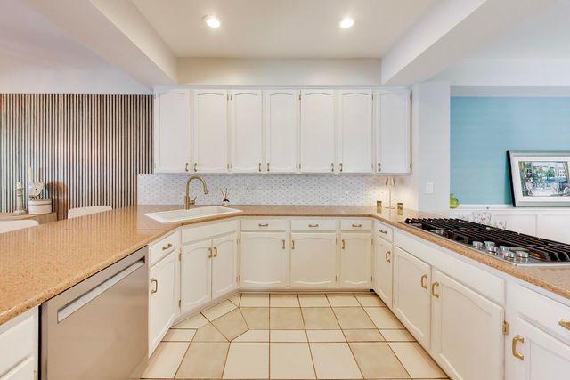 26443 N Ridge Court, Mundelein, IL 60060