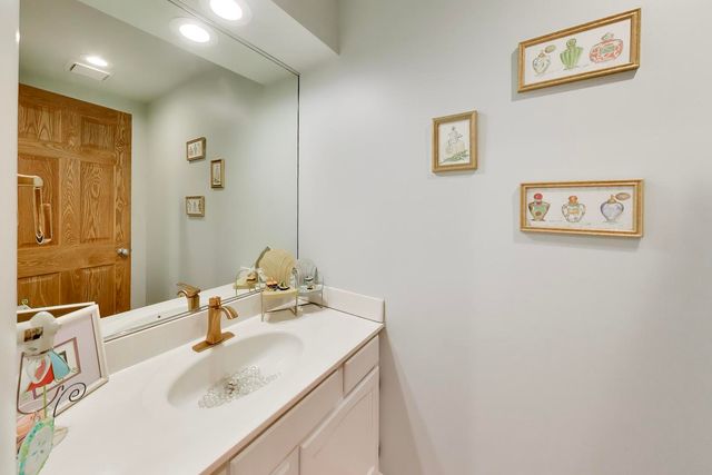 26443 N Ridge Court, Mundelein, IL 60060