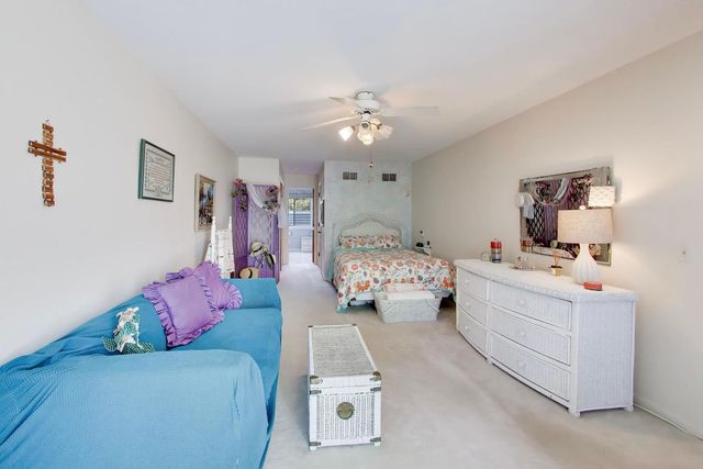 26443 N Ridge Court, Mundelein, IL 60060