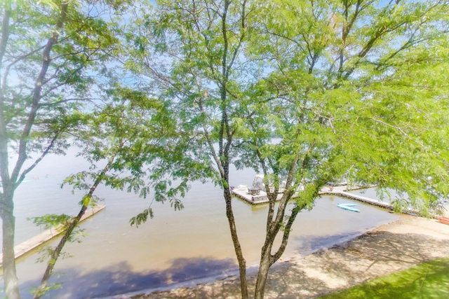 26443 N Ridge Court, Mundelein, IL 60060