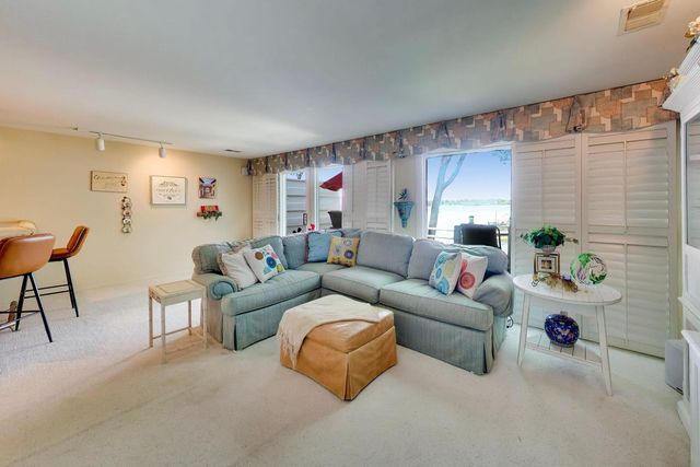 26443 N Ridge Court, Mundelein, IL 60060