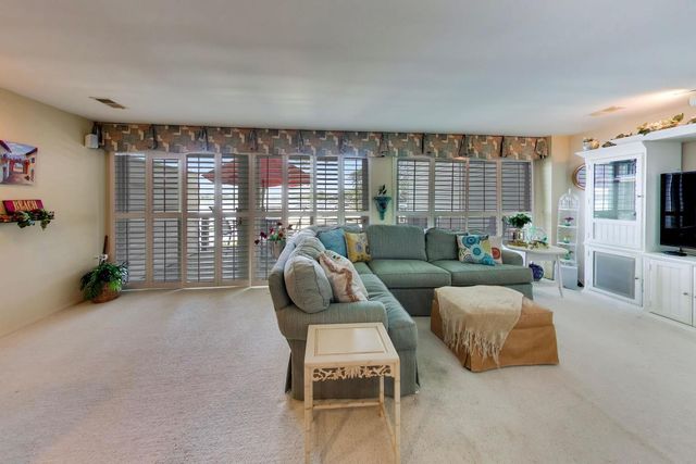 26443 N Ridge Court, Mundelein, IL 60060