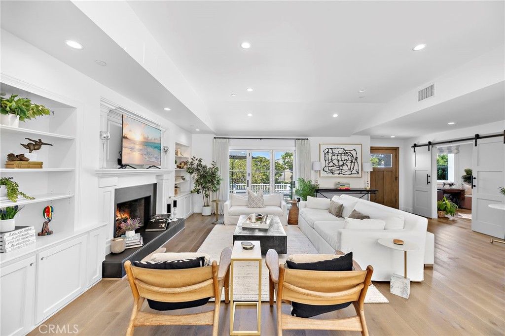Image 10 of property listing at 1680 Louise, Laguna Beach, CA 92651