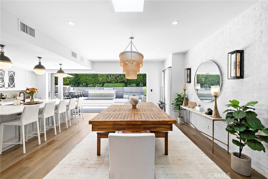 Image 16 of property listing at 1680 Louise, Laguna Beach, CA 92651
