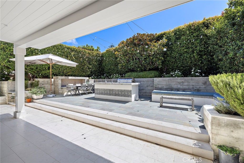 Image 17 of property listing at 1680 Louise, Laguna Beach, CA 92651