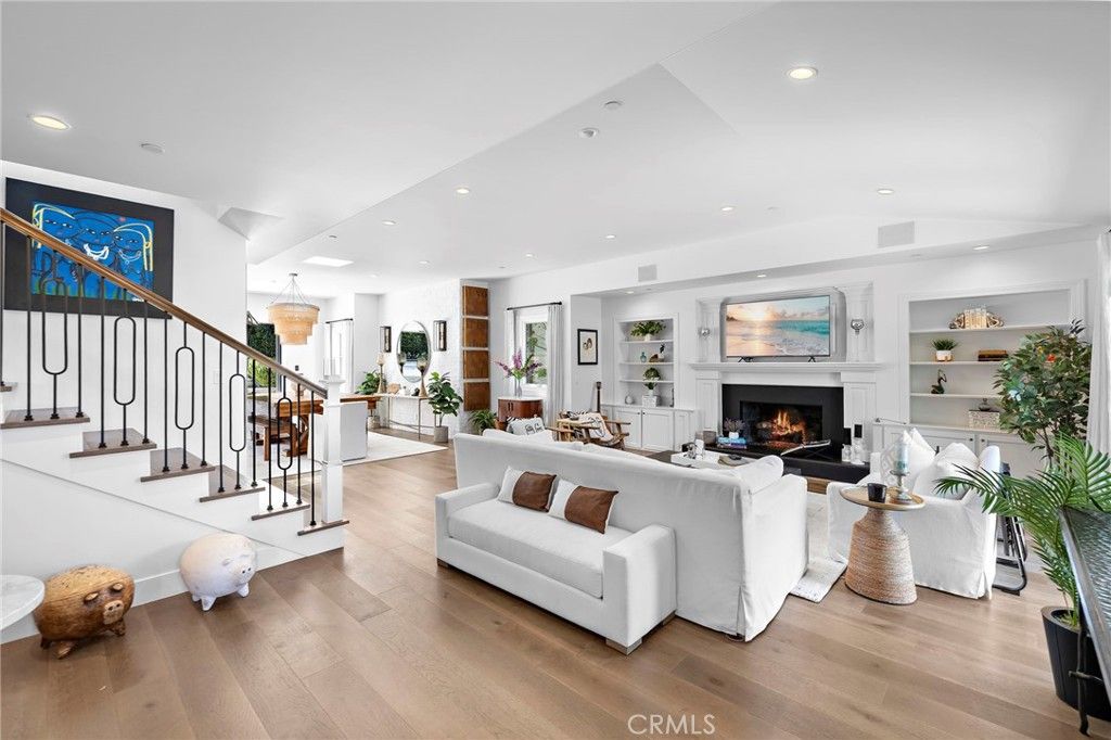 Image 6 of property listing at 1680 Louise, Laguna Beach, CA 92651