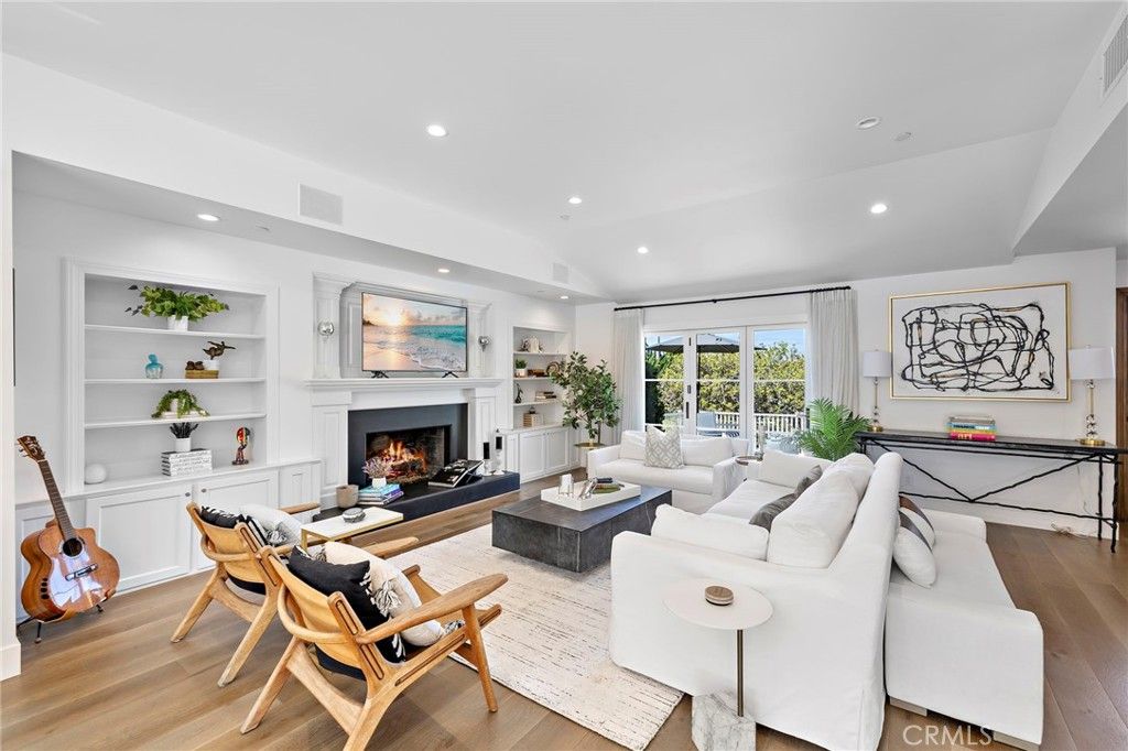 Image 9 of property listing at 1680 Louise, Laguna Beach, CA 92651