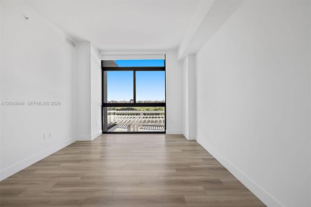 101 Diplomat Pkwy 2009, Hallandale Beach, FL 33009