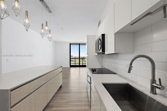 101 Diplomat Pkwy 2009, Hallandale Beach, FL 33009