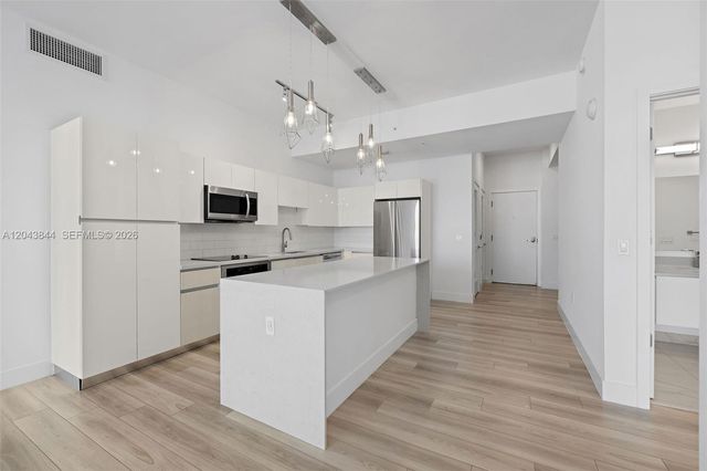 101 Diplomat Pkwy 2009, Hallandale Beach, FL 33009