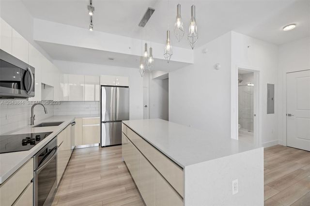 101 Diplomat Pkwy 2009, Hallandale Beach, FL 33009