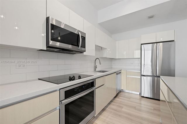 101 Diplomat Pkwy 2009, Hallandale Beach, FL 33009
