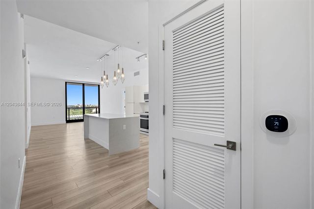 101 Diplomat Pkwy 2009, Hallandale Beach, FL 33009