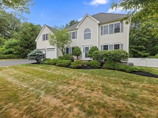 12 Primrose Lane, Westborough, MA 01581