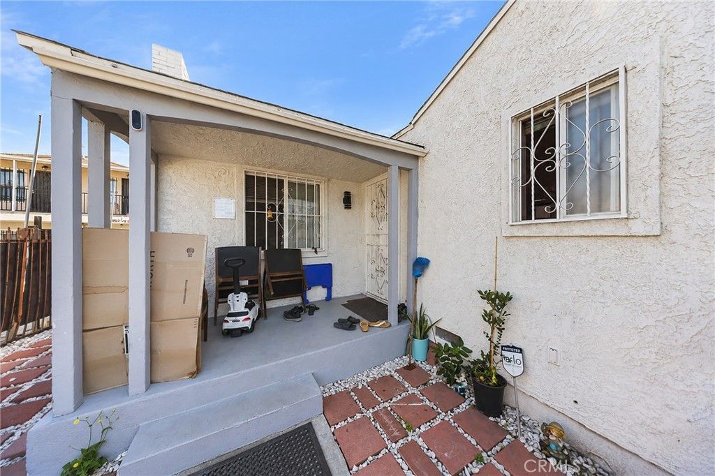 9614 Graham Ave, Los Angeles, CA 90002 — photo 5