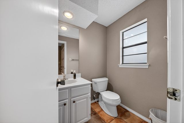 1200 W Scharbauer Dr, Midland, TX 79705