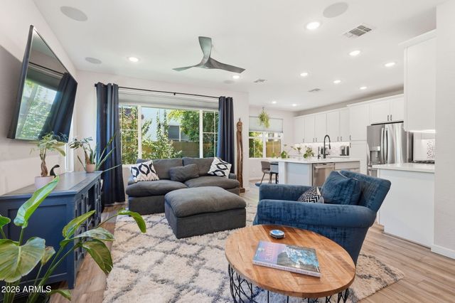 2757 S COMANCHE Drive, Chandler, AZ 85286