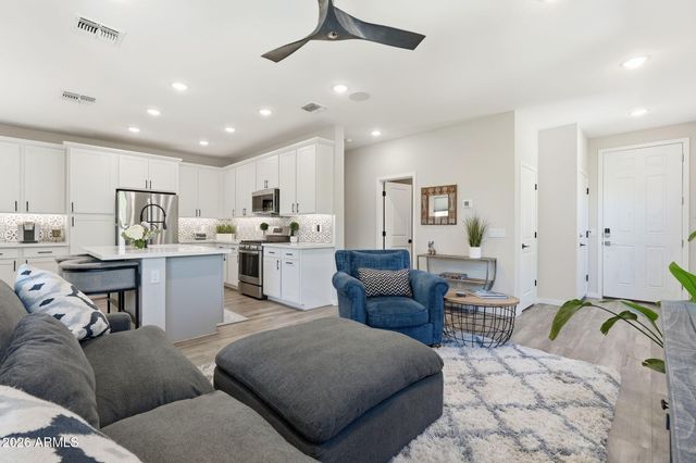 2757 S COMANCHE Drive, Chandler, AZ 85286