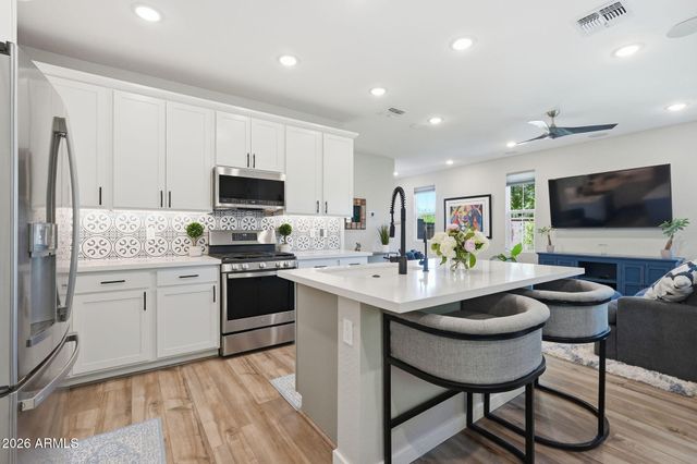 2757 S COMANCHE Drive, Chandler, AZ 85286