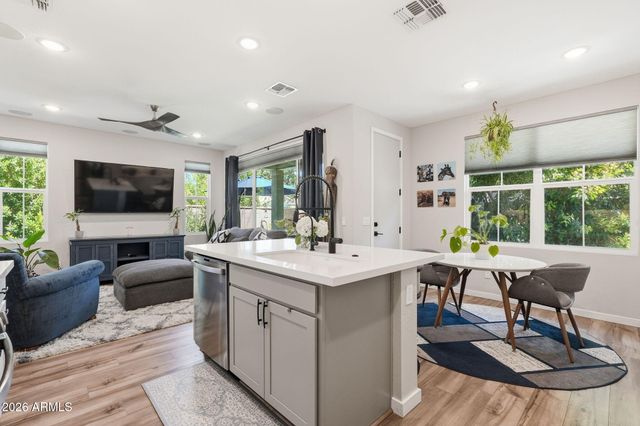 2757 S COMANCHE Drive, Chandler, AZ 85286
