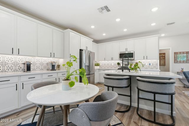 2757 S COMANCHE Drive, Chandler, AZ 85286