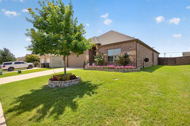334 Pecos Drive, Crandall, TX 75114