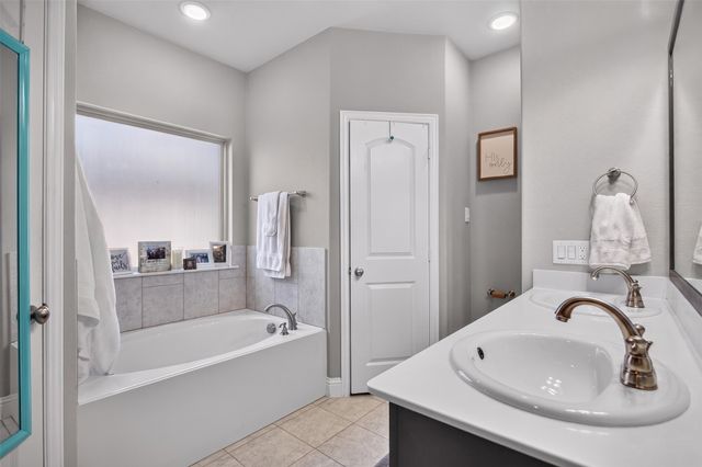 334 Pecos Drive, Crandall, TX 75114