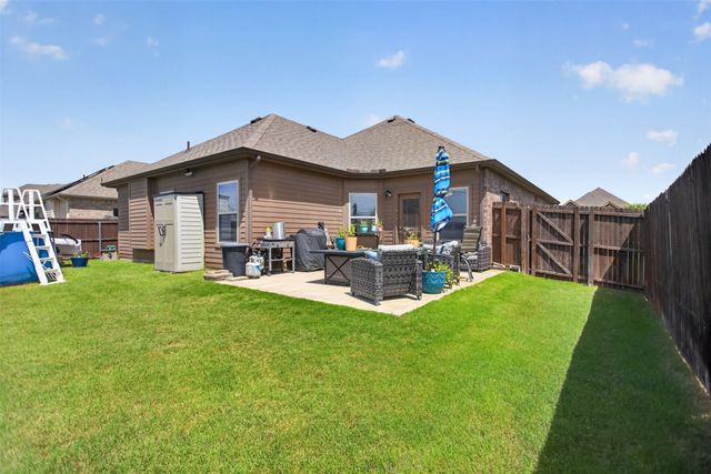 334 Pecos Drive, Crandall, TX 75114