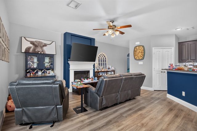 334 Pecos Drive, Crandall, TX 75114