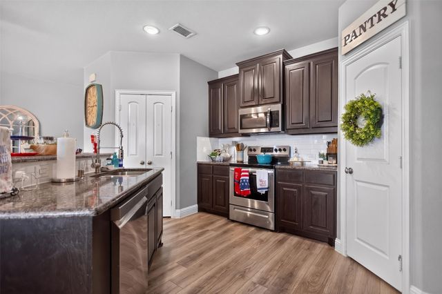 334 Pecos Drive, Crandall, TX 75114