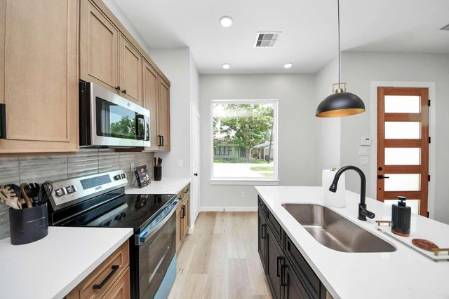 7906 Gladstone Street, Houston, TX 77051