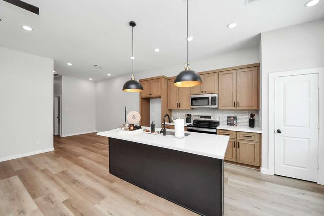 7906 Gladstone Street, Houston, TX 77051