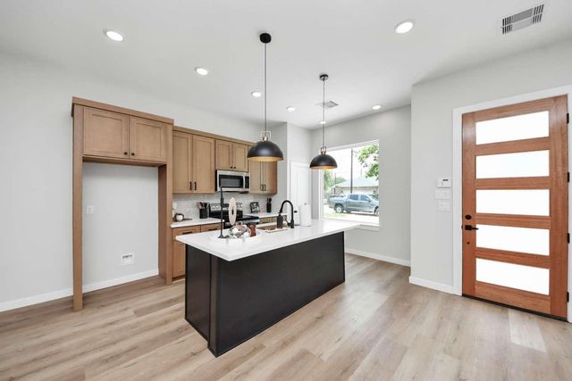 7906 Gladstone Street, Houston, TX 77051