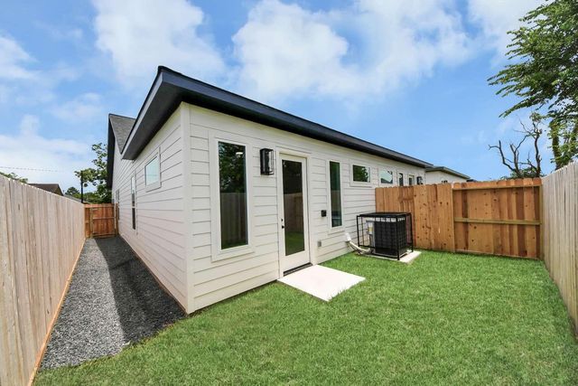 7906 Gladstone Street, Houston, TX 77051