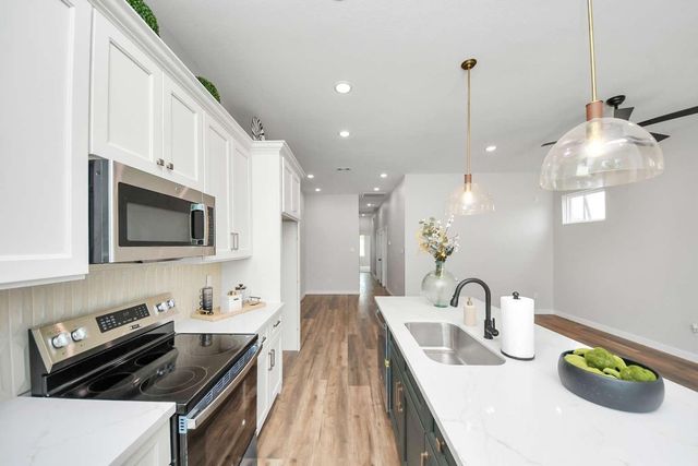 7906 Gladstone Street, Houston, TX 77051