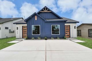 7906 Gladstone Street, Houston, TX 77051