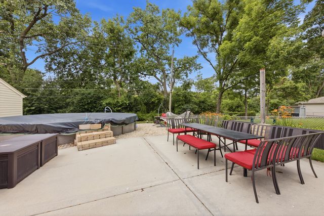 5818 Ridgewood Drive, Western Springs, IL 60558