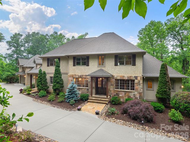 433 Coopers Hawk Drive, Asheville, NC 28803