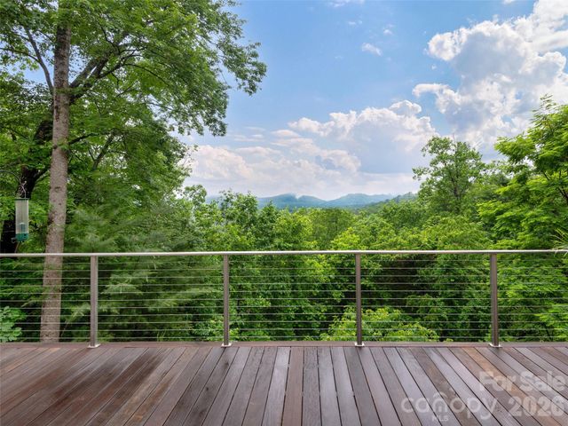 433 Coopers Hawk Drive, Asheville, NC 28803