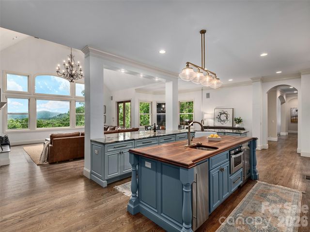 433 Coopers Hawk Drive, Asheville, NC 28803