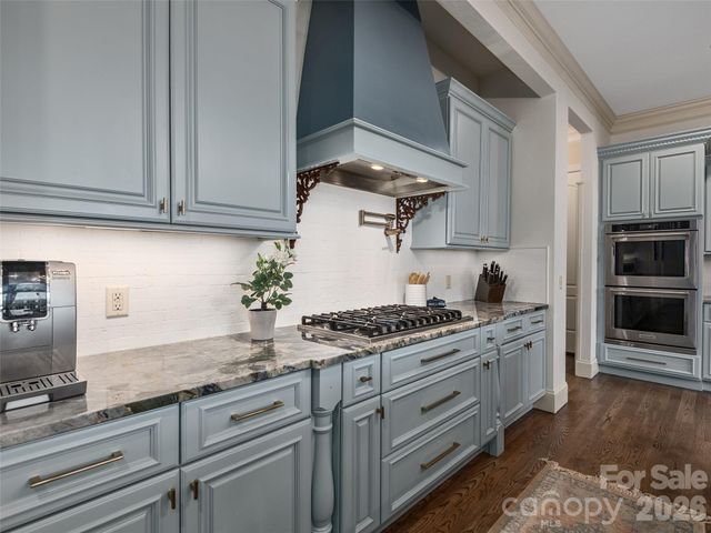 433 Coopers Hawk Drive, Asheville, NC 28803