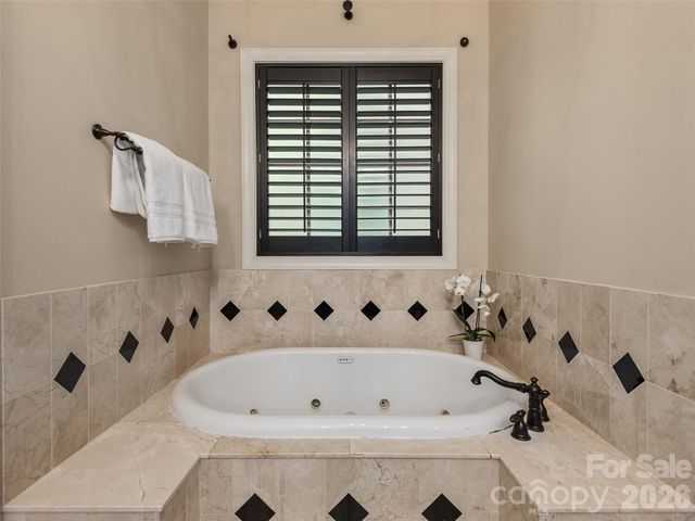 433 Coopers Hawk Drive, Asheville, NC 28803