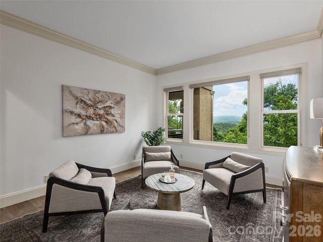433 Coopers Hawk Drive, Asheville, NC 28803