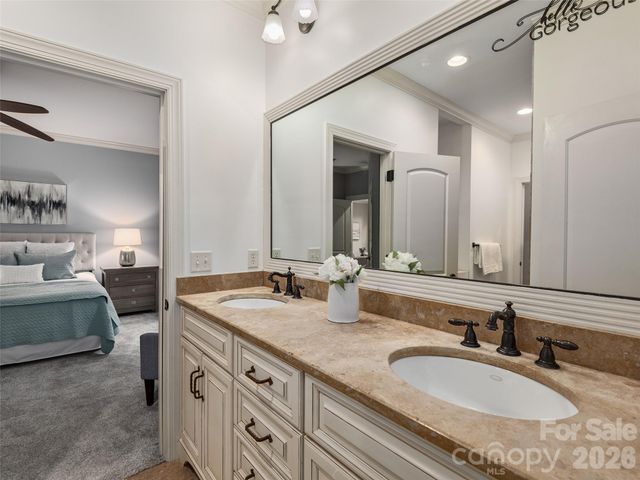 433 Coopers Hawk Drive, Asheville, NC 28803