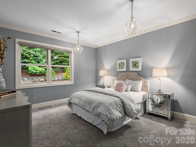 433 Coopers Hawk Drive, Asheville, NC 28803