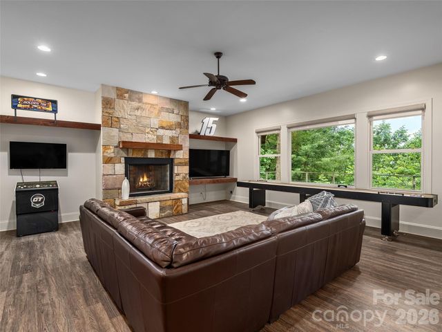 433 Coopers Hawk Drive, Asheville, NC 28803