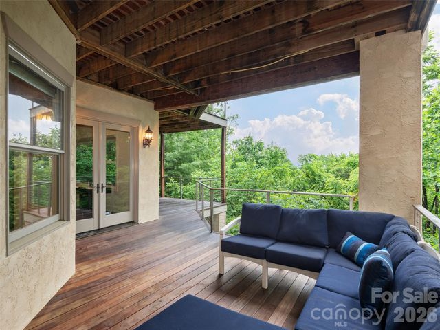 433 Coopers Hawk Drive, Asheville, NC 28803