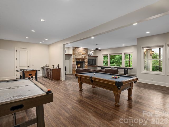 433 Coopers Hawk Drive, Asheville, NC 28803